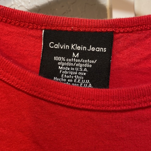 Calvin Klein tshirt - Picture 3 of 4